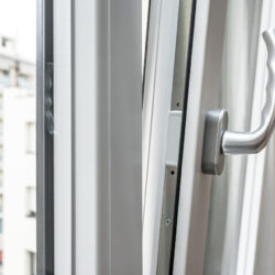 Menuiserie aluminium sur mesure comment obtenir des fenêtres adaptées à vos besoins